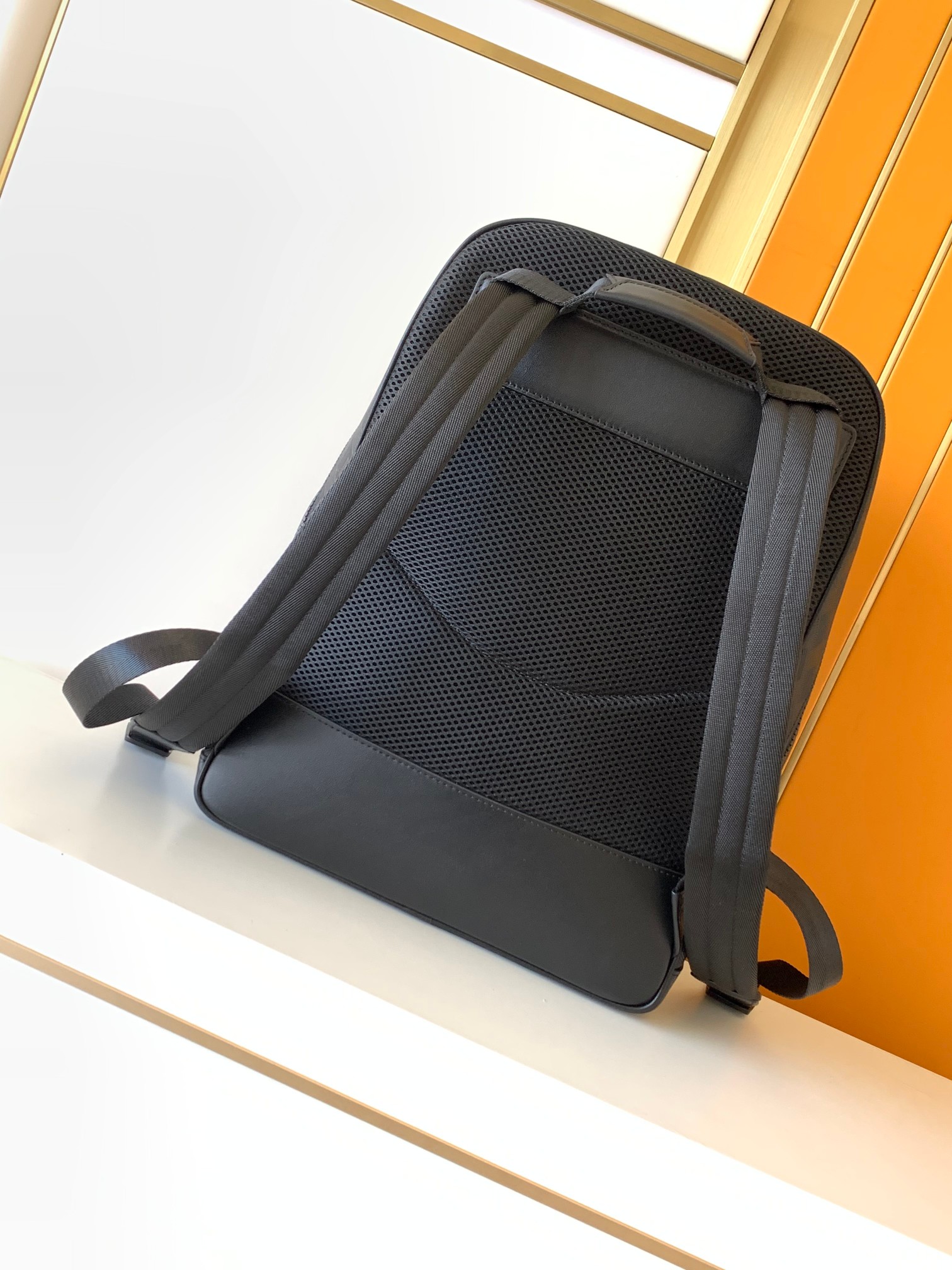 미니멀리스트 블랙 엠보싱 백팩 남성용 세련된 노트북 배 - Leather Work Rucksack Mens 리뷰 및 가격